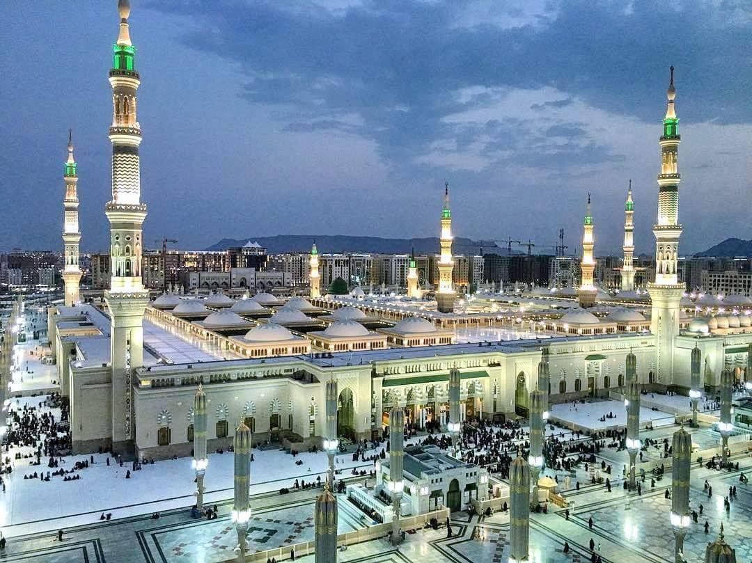 4 Star 14 Nights May Umrah Package