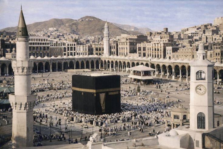 4 Star 14 Nights April Umrah Package